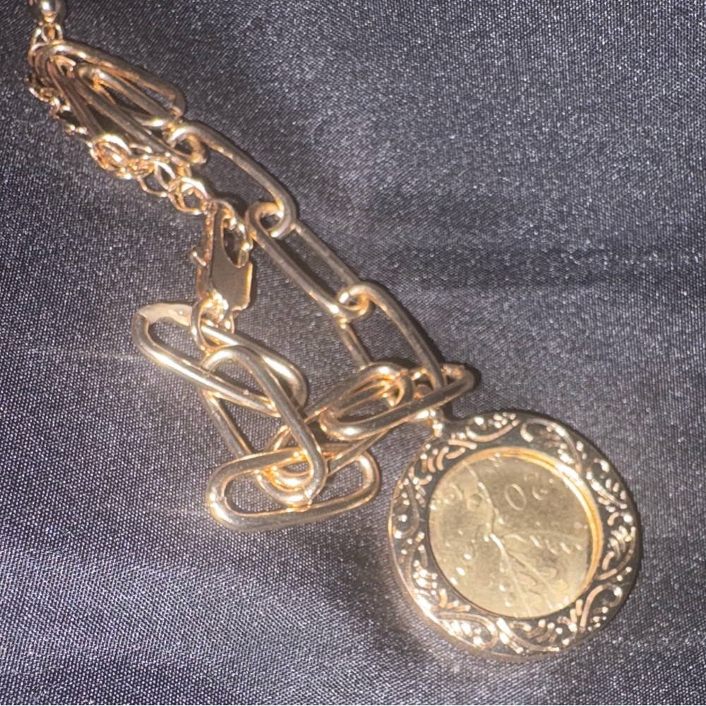 Gold Plated Link Bracelet With Coin Charm 7in With 3in Extender - Picture 2 of 8